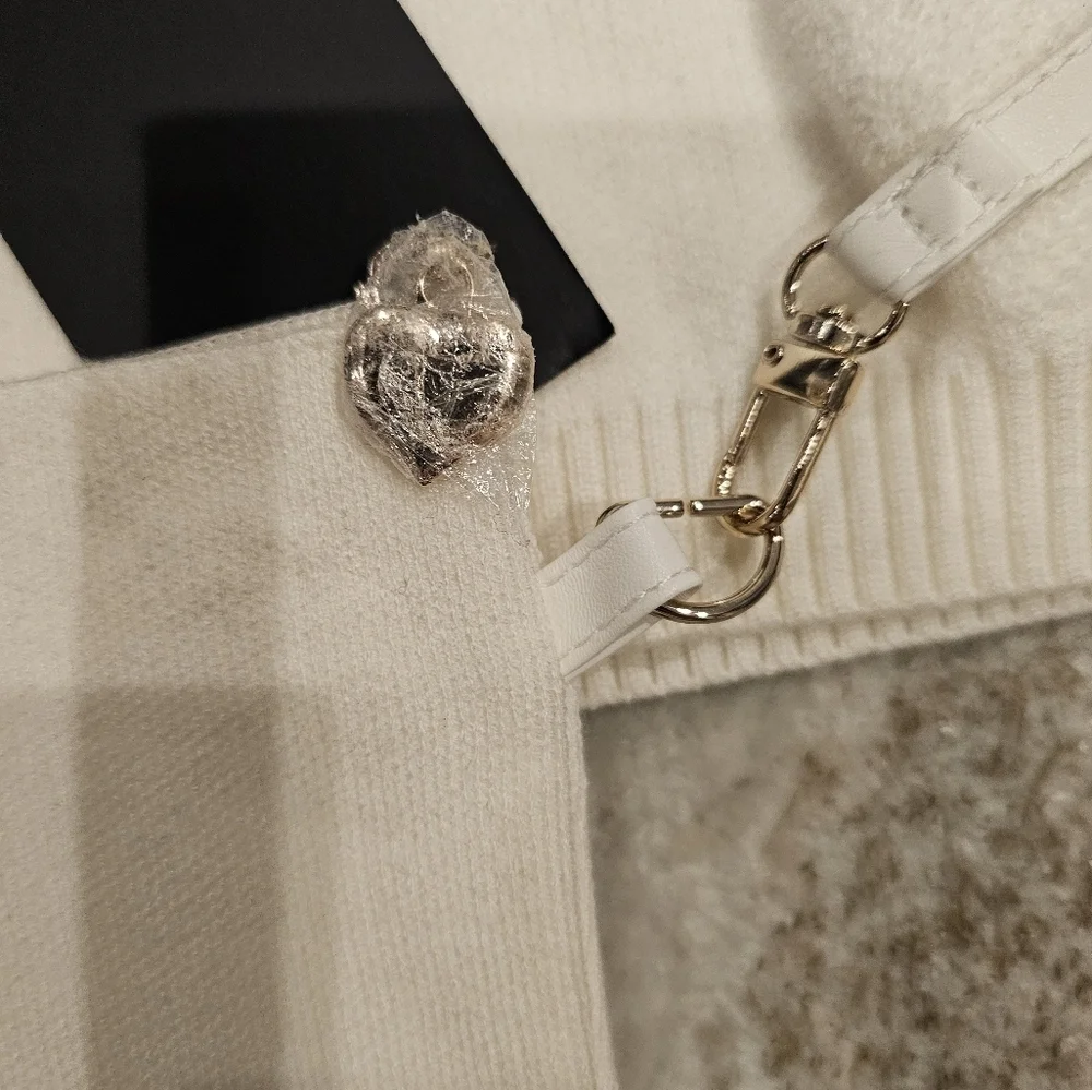 NWT Nicole Miller Cream Heart Knit Sweater + Matching Wristlet | Medium